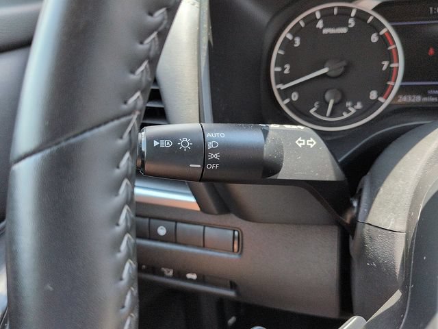 Used 2025 Nissan Rogue SV FWD image 25