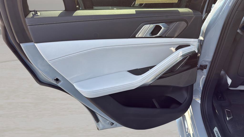 Used 2026 BMW X6 xDrive40i image 21