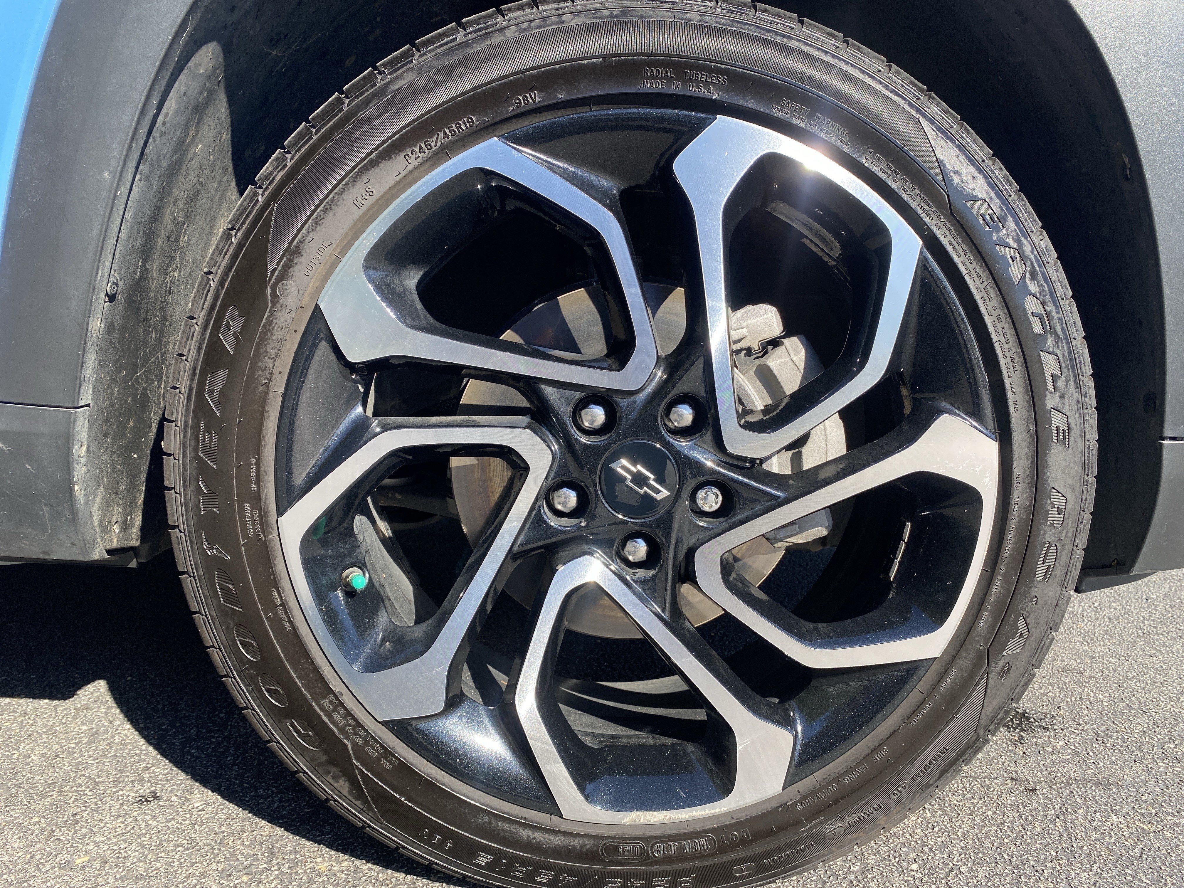 Used 2024 Chevrolet Trax RS w/ Sunroof Package FWD image 12