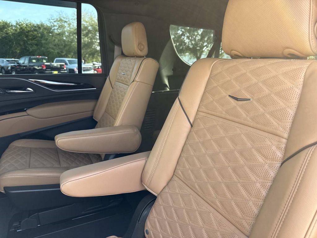 Certified 2022 Cadillac Escalade ESV Premium Luxury w/ Performance Package image 14