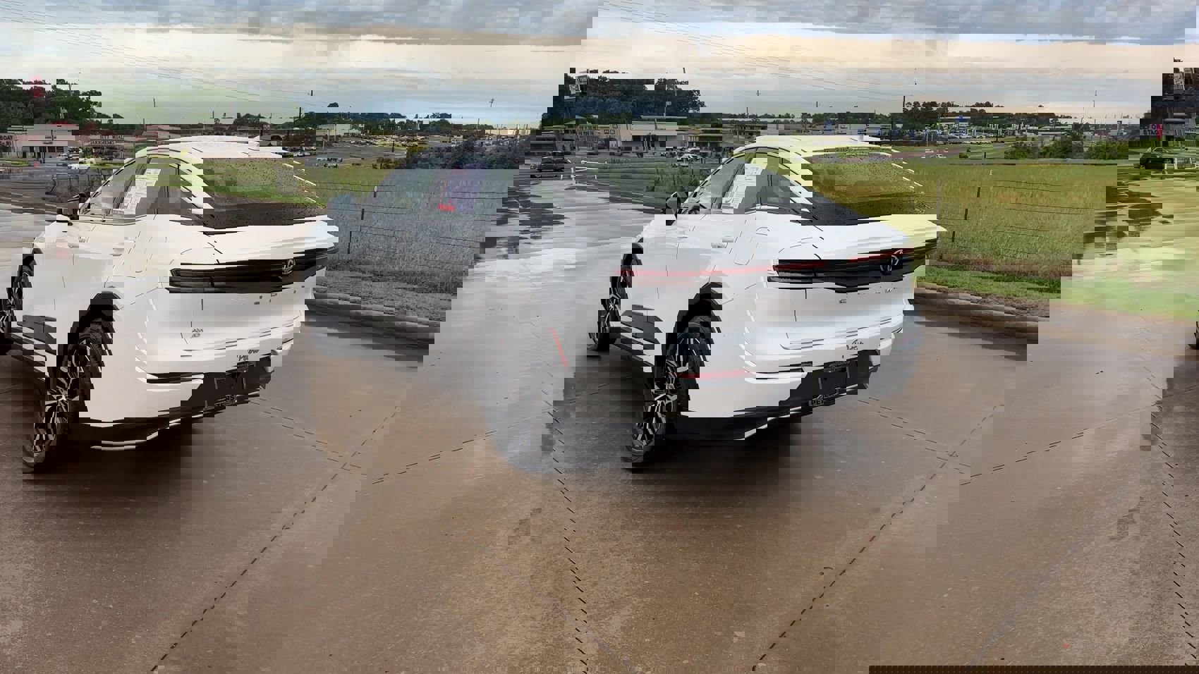 Used 2023 Toyota Crown XLE image 6