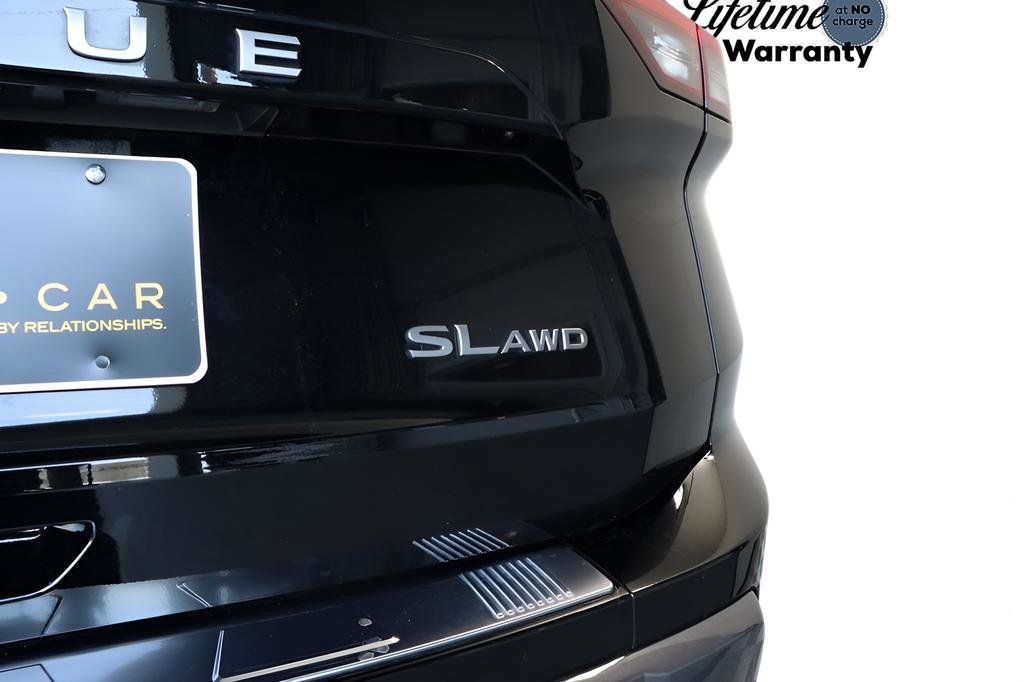 Used 2025 Nissan Rogue SL w/ Tech Package image 32
