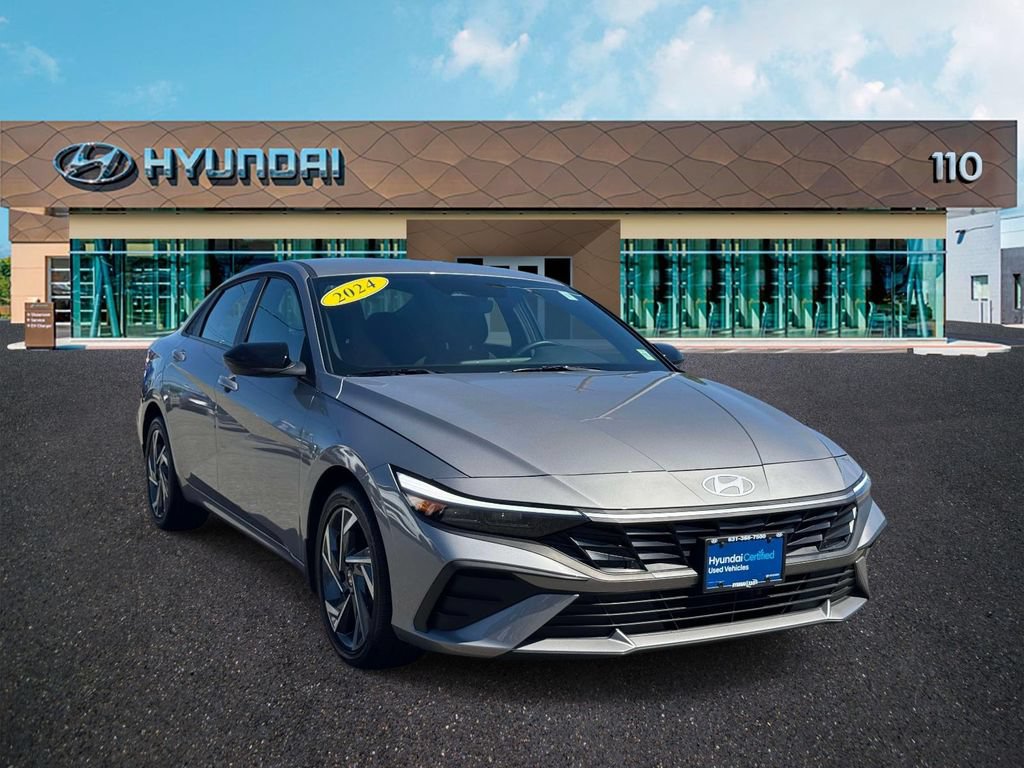 Used 2025 Hyundai Elantra SEL FWD image 1