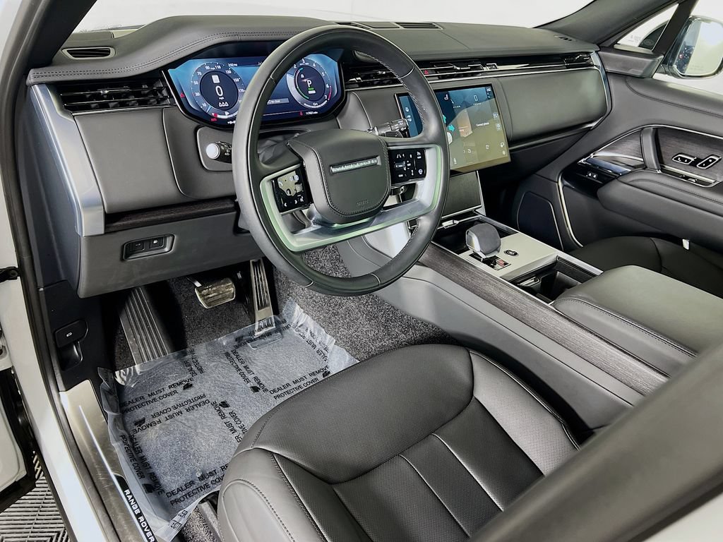 Used 2025 Land Rover Range Rover SE AWD/4WD image 9