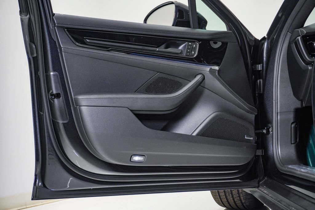New 2026 Porsche Panamera 4 AWD/4WD image 25