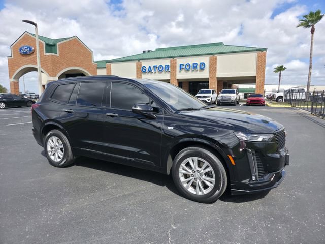 Used 2025 Cadillac XT6 Luxury image 2