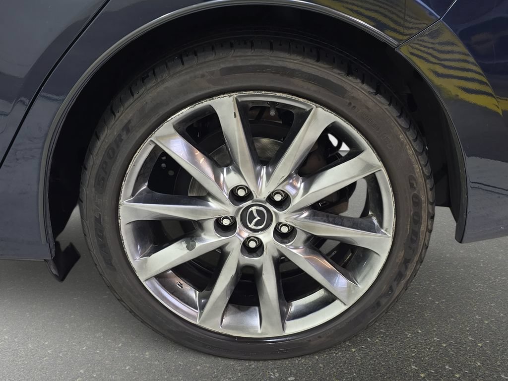 Used 2018 MAZDA MAZDA3 Touring FWD image 32
