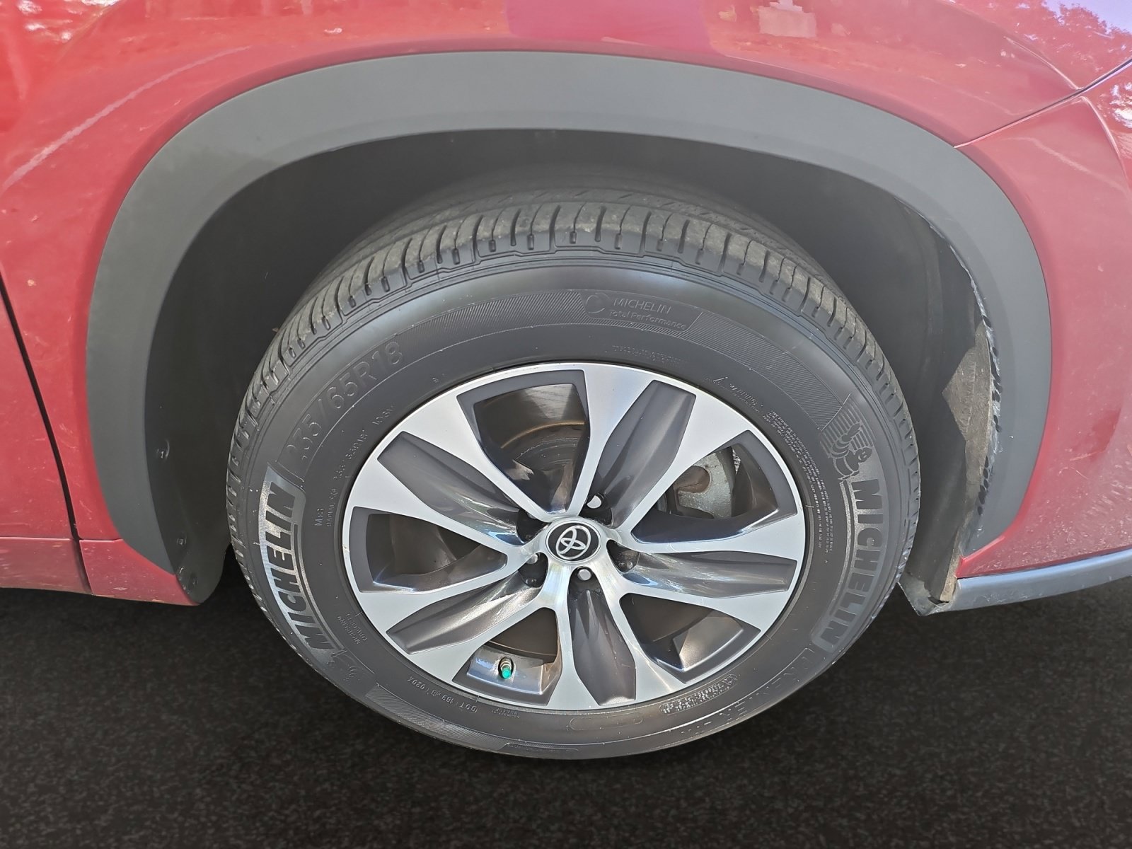 Used 2022 Toyota Highlander XLE FWD image 41