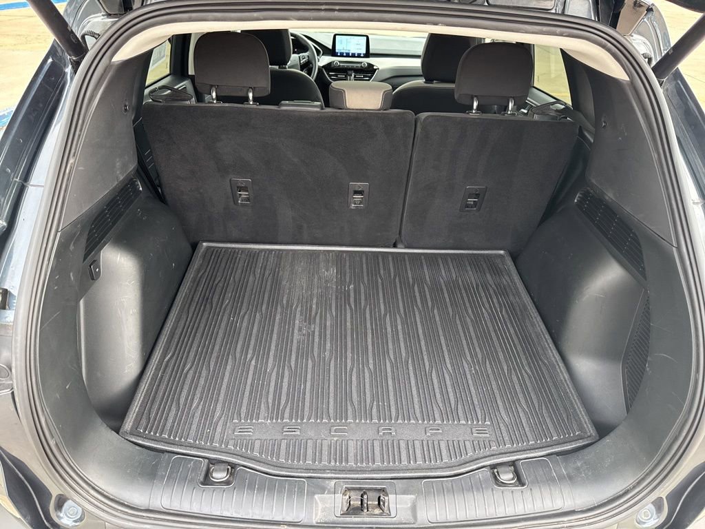 Certified 2022 Ford Escape SE w/ SE Sport Appearance Package image 27