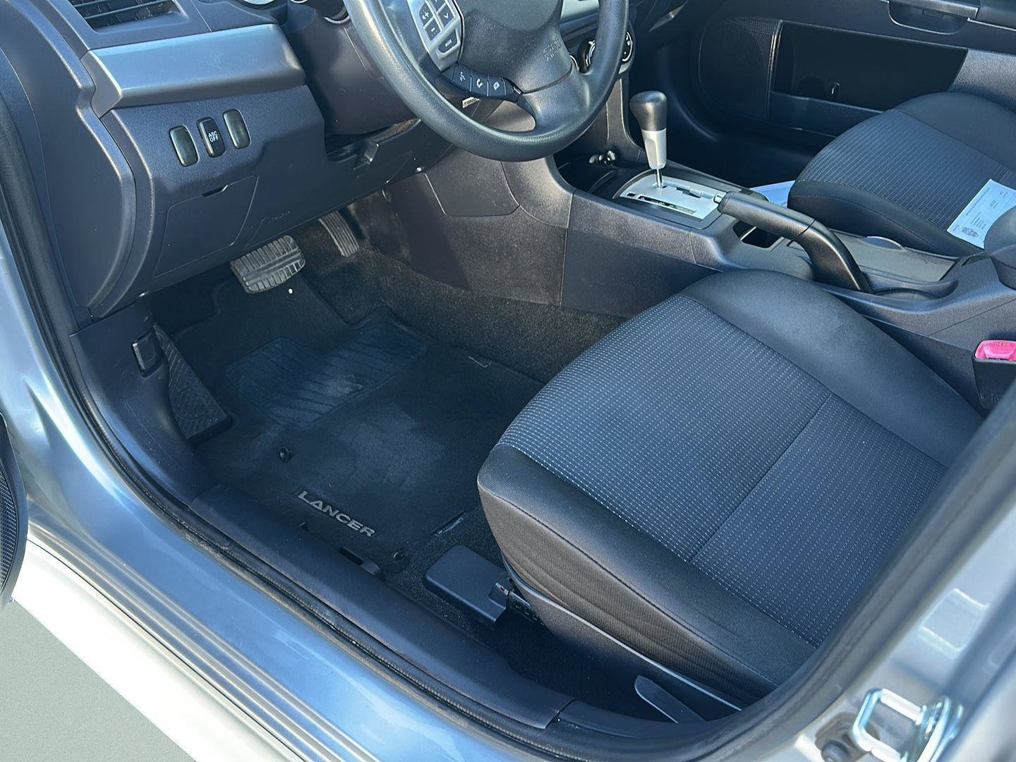 Used 2010 Mitsubishi Lancer ES FWD image 11