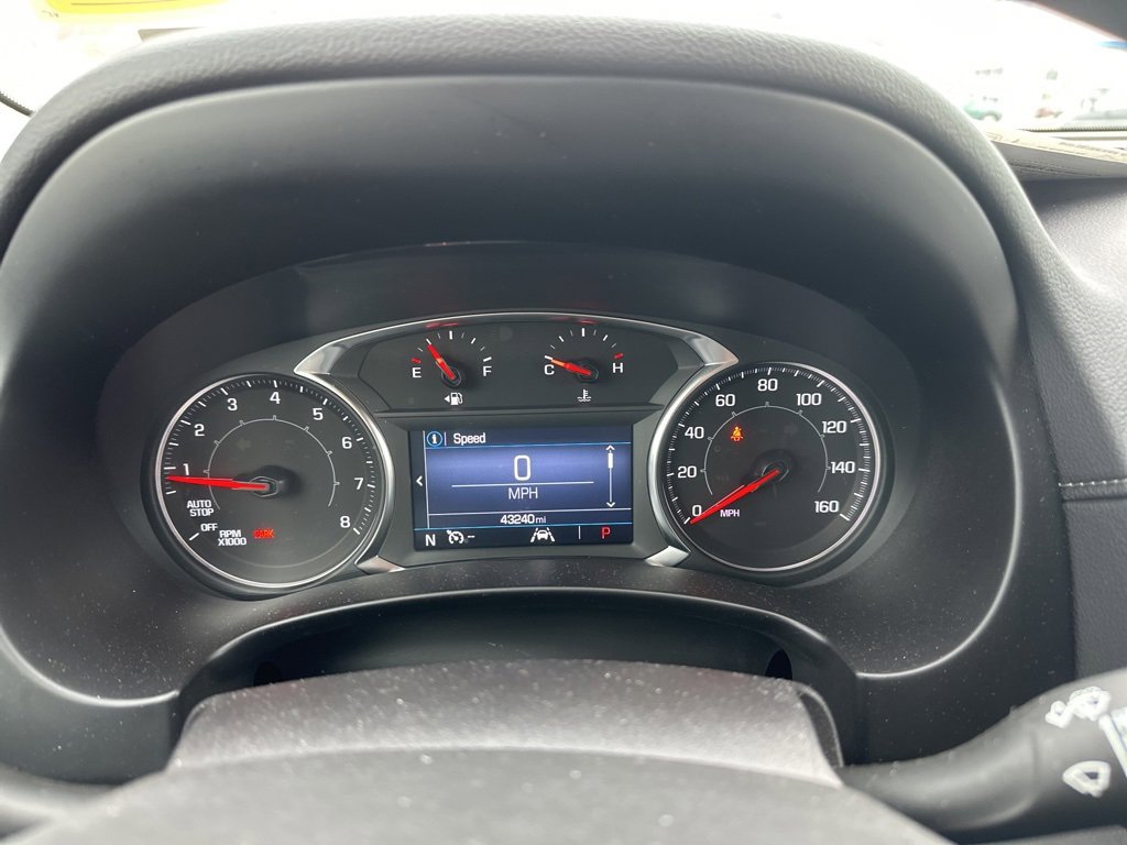 Used 2024 GMC Terrain SLE image 16