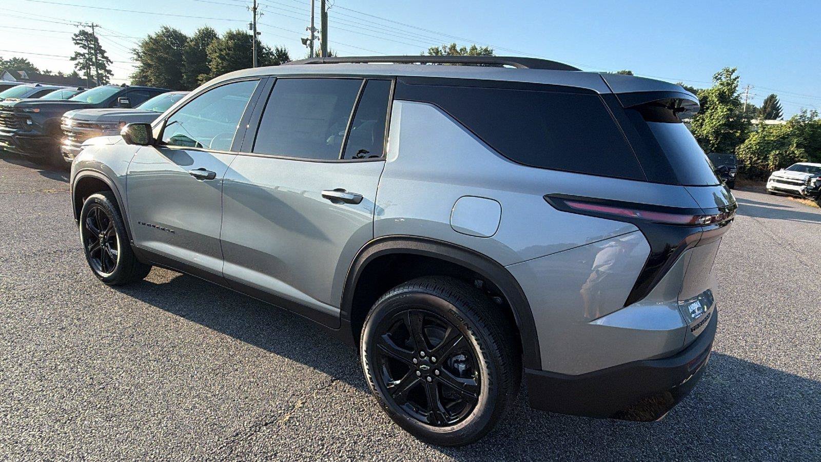 New 2027 Chevrolet Traverse LT w/ Midnight/Sport Edition FWD image 10