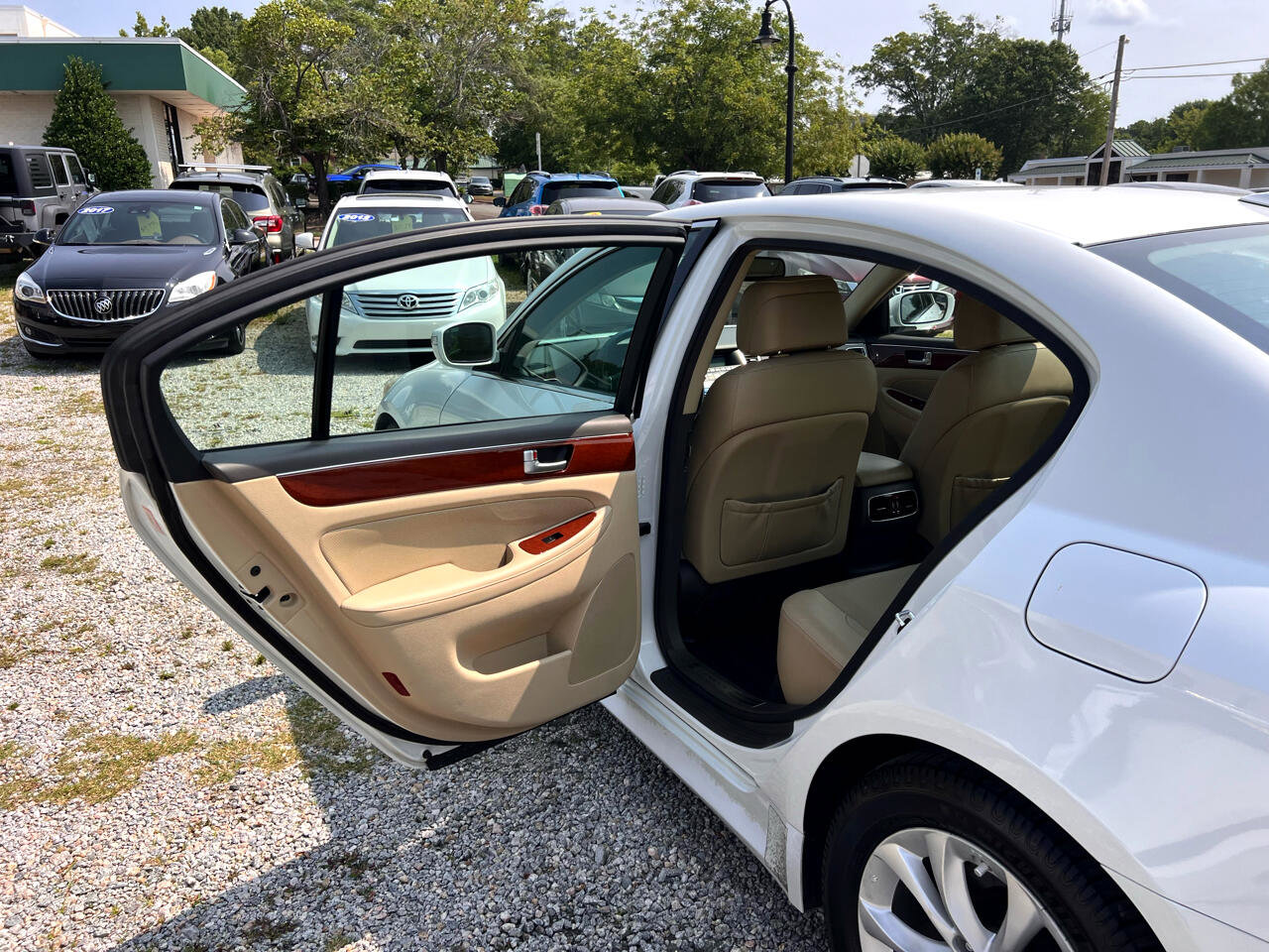 Used 2012 Hyundai Genesis 3.8 image 26