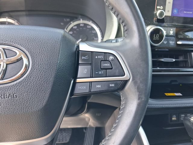 Used 2024 Toyota Highlander XLE FWD image 18