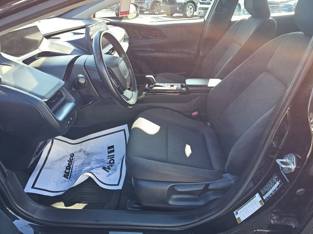 Used 2023 Toyota Prius LE image 9