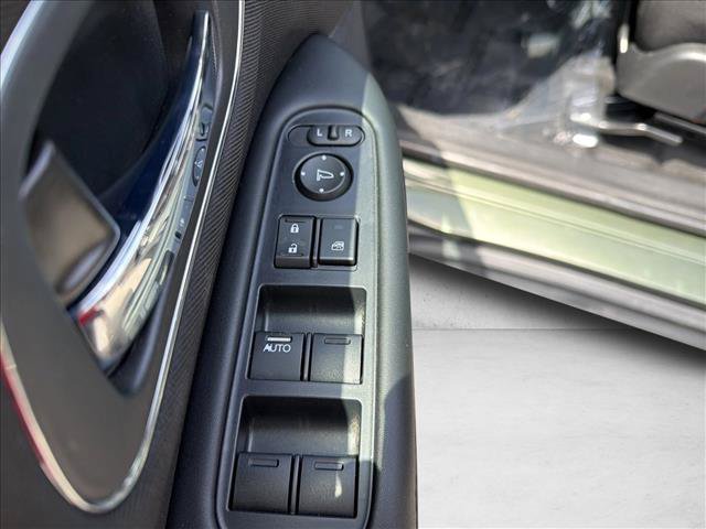 Used 2018 Honda HR-V EX image 11
