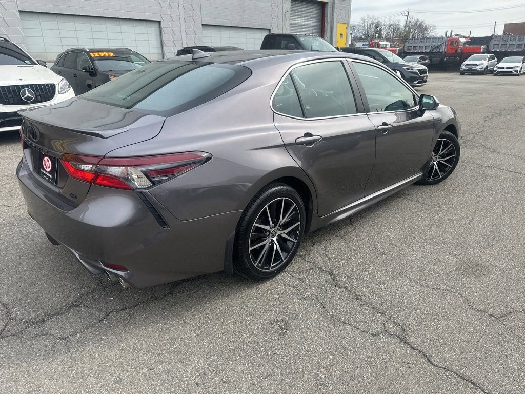 Used 2023 Toyota Camry SE w/ Cold Weather Package image 7