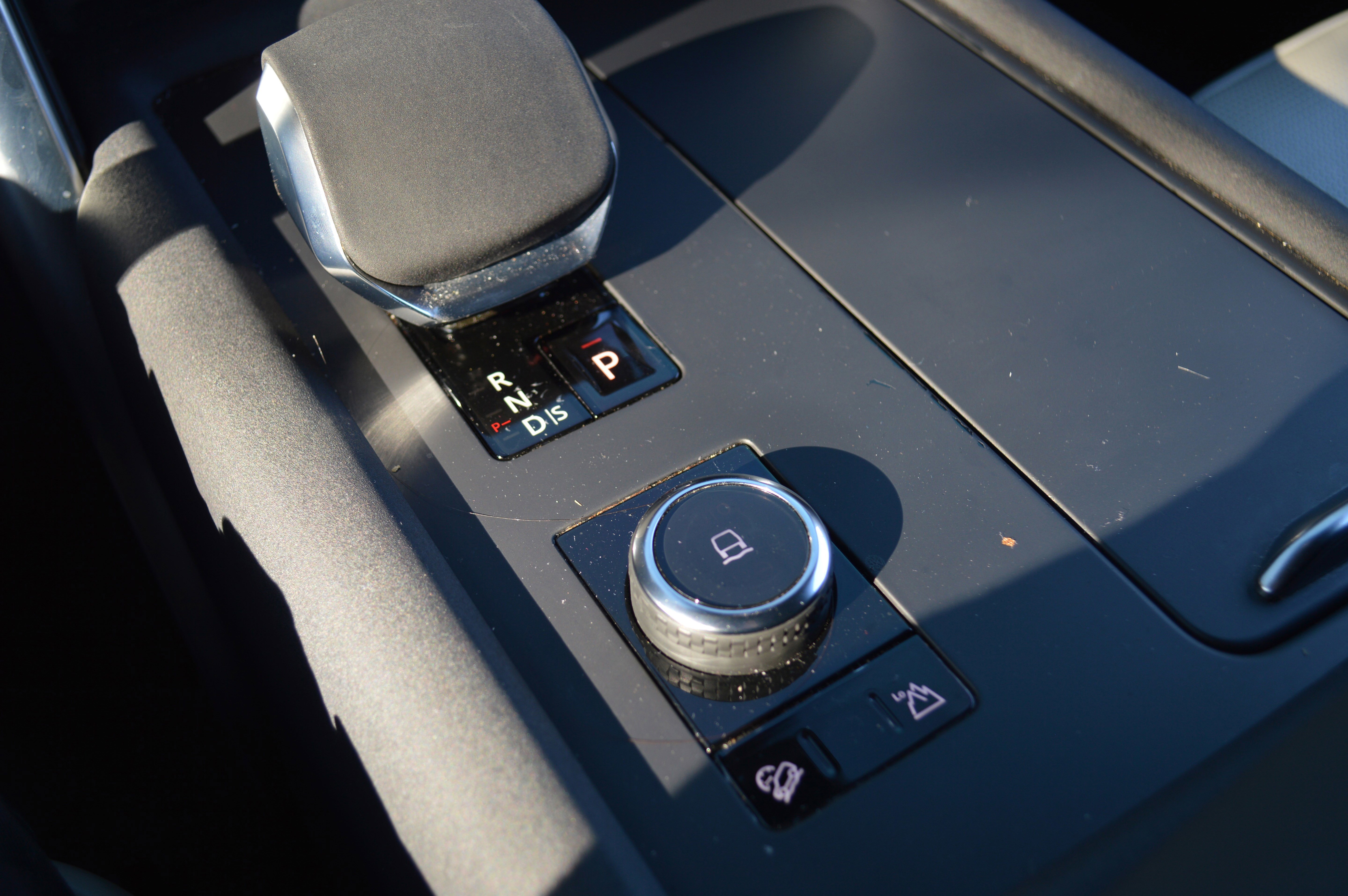 Used 2021 Land Rover Discovery HSE R-Dynamic image 21