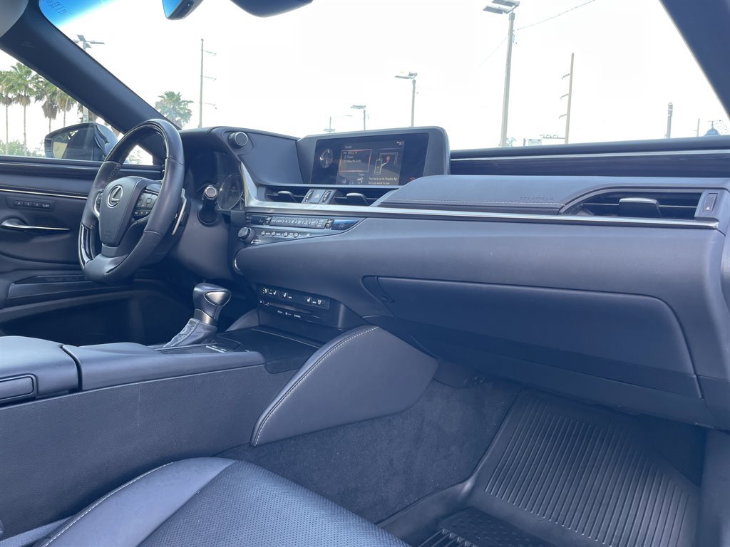 Used 2020 Lexus ES 300h w/ Premium Package FWD image 15