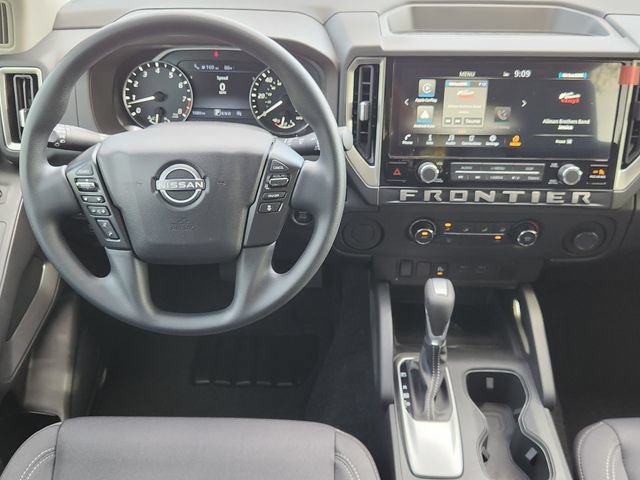 Used 2026 Nissan Frontier SV w/ Tow Package RWD image 25