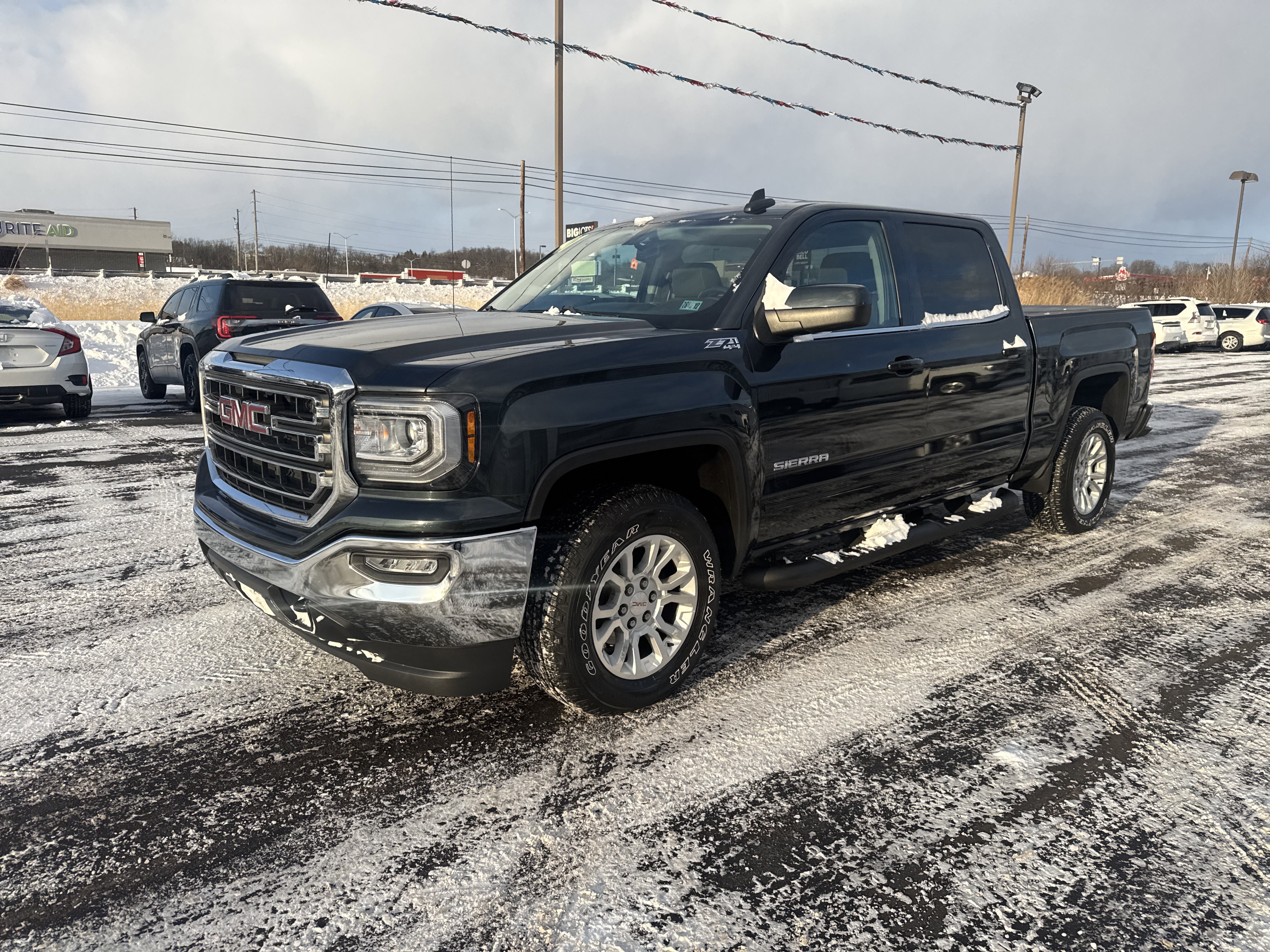 Used 2017 GMC Sierra 1500 SLE w/ SLE Value Package image 8