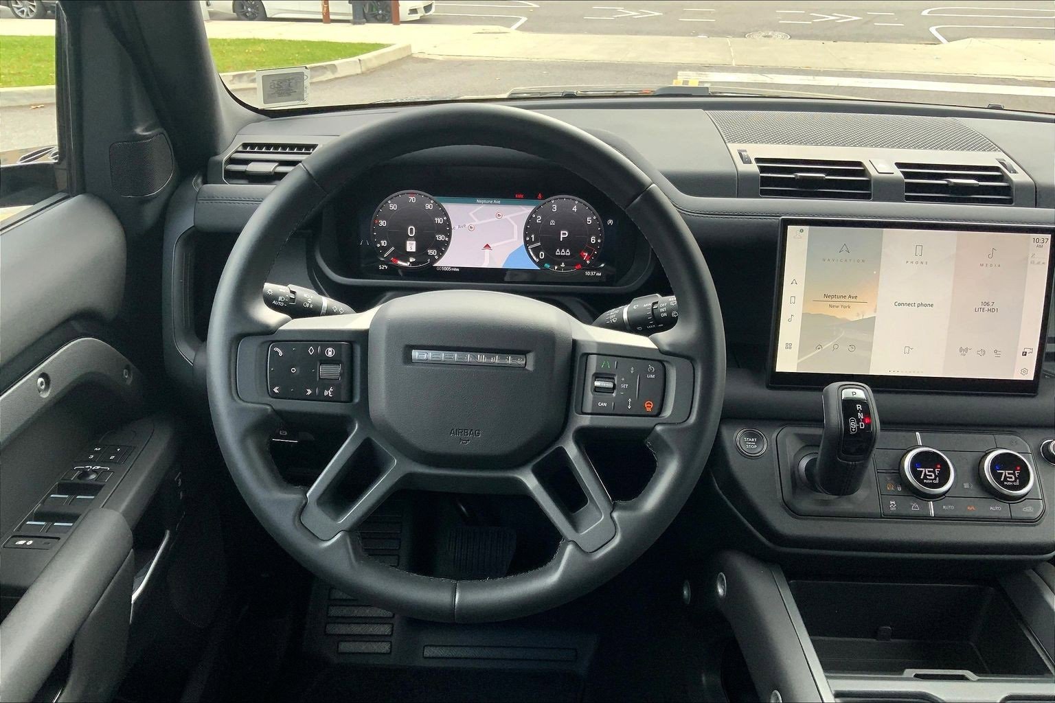 Used 2025 Land Rover Defender 110 S image 5