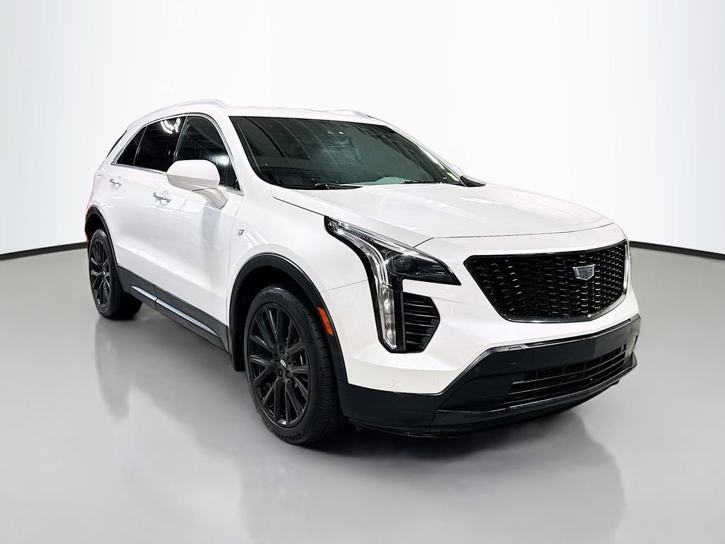 Used 2022 Cadillac XT4 Luxury w/ LPO, ONYX Package AWD/4WD image 3
