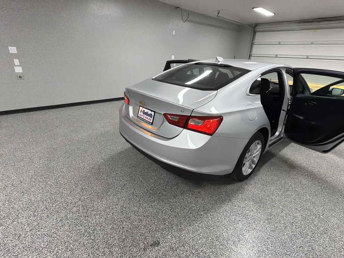Used 2018 Chevrolet Malibu LT image 24