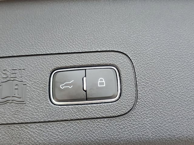 Used 2023 Lincoln Aviator Reserve w/ Equipment Group 201A image 9