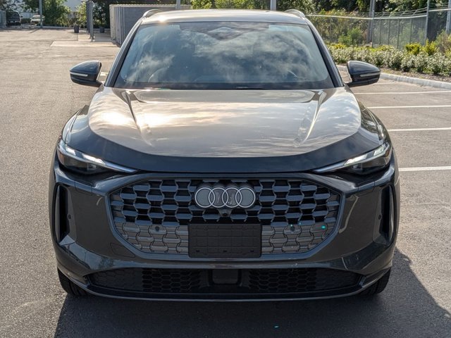 Used 2025 Audi Q5 Premium w/ Convenience Package image 2