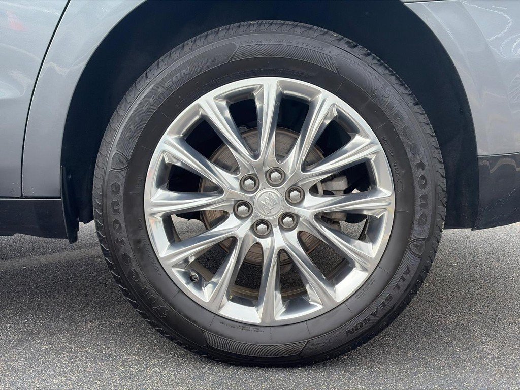 Used 2019 Buick Enclave Premium w/ Experience Buick Package FWD image 9