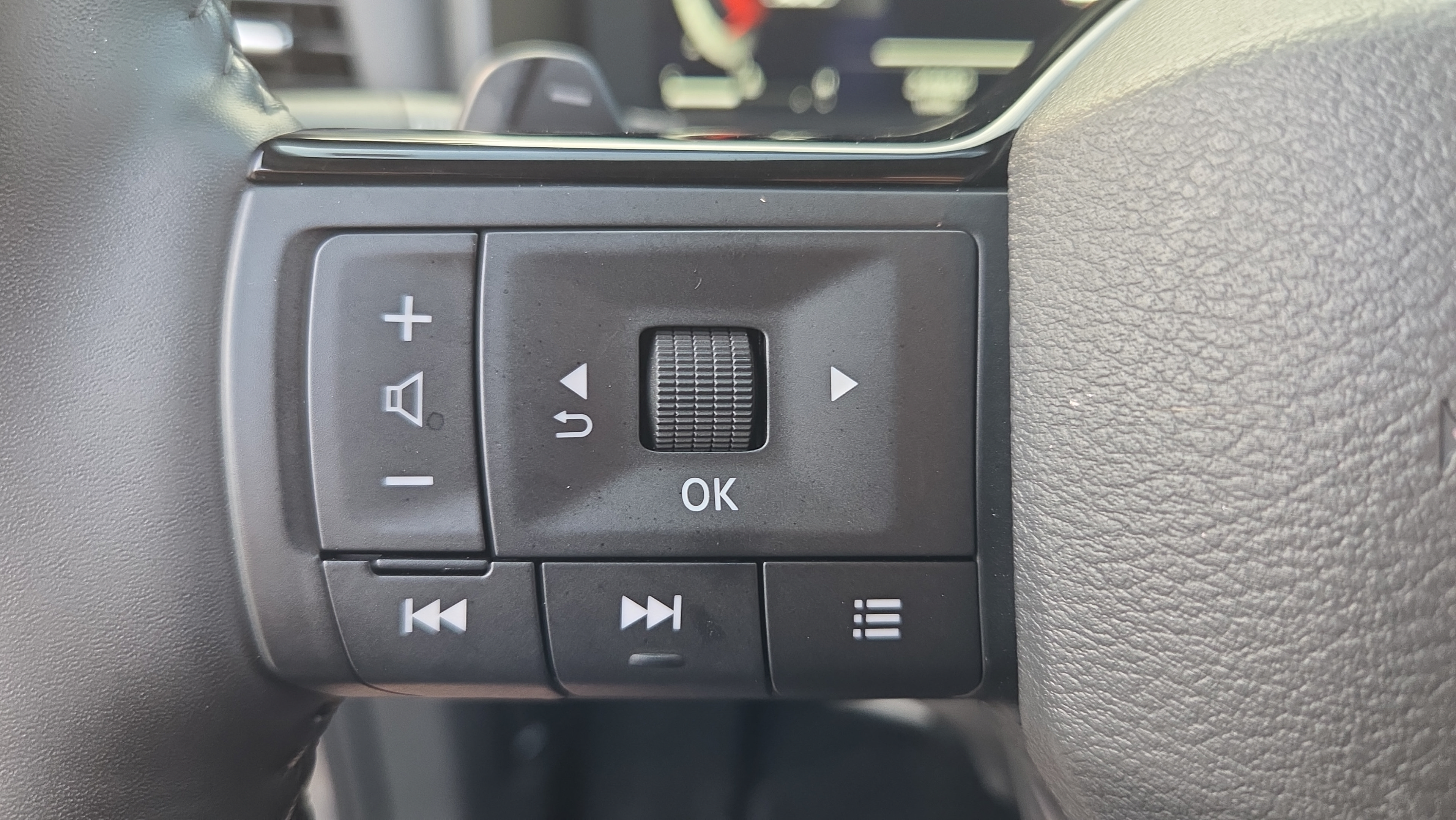 Used 2026 Nissan Rogue Platinum w/ Platinum Premium Package AWD/4WD image 26