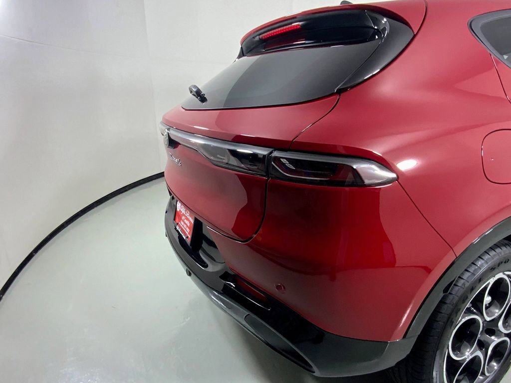 New 2025 Alfa Romeo Tonale AWD/4WD image 17