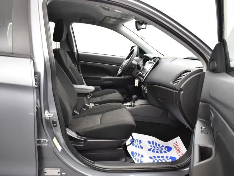 Used 2025 Mitsubishi Outlander Sport LE image 17