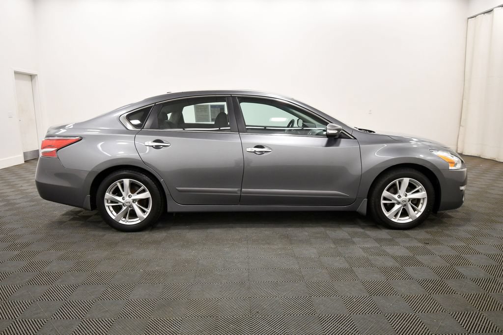 Used 2015 Nissan Altima 2.5 SL w/ Technology Package FWD image 9
