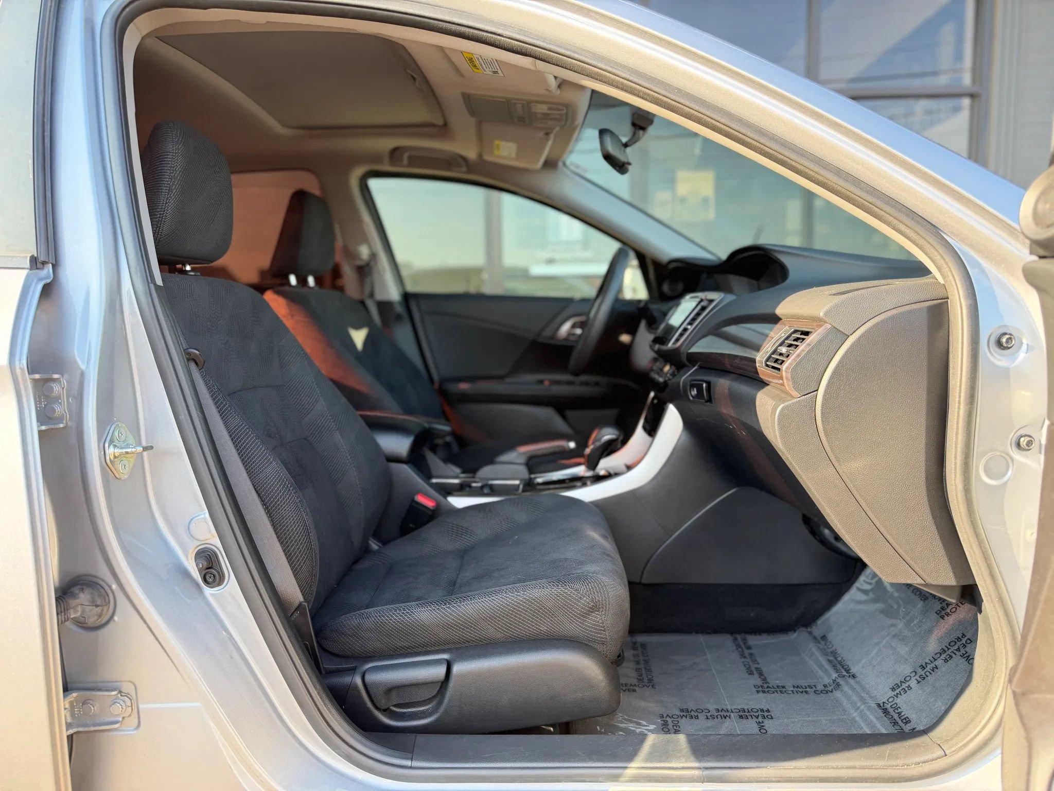Used 2017 Honda Accord EX image 16