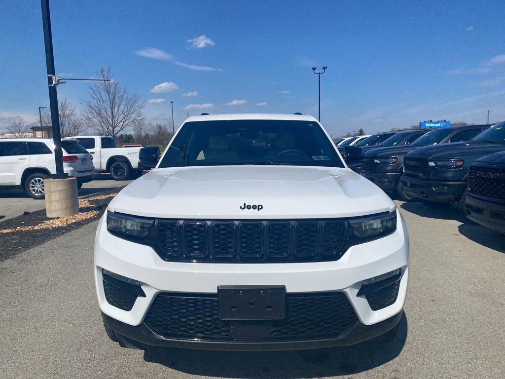 Used 2023 Jeep Grand Cherokee Limited w/ Black Appearance Package image 6