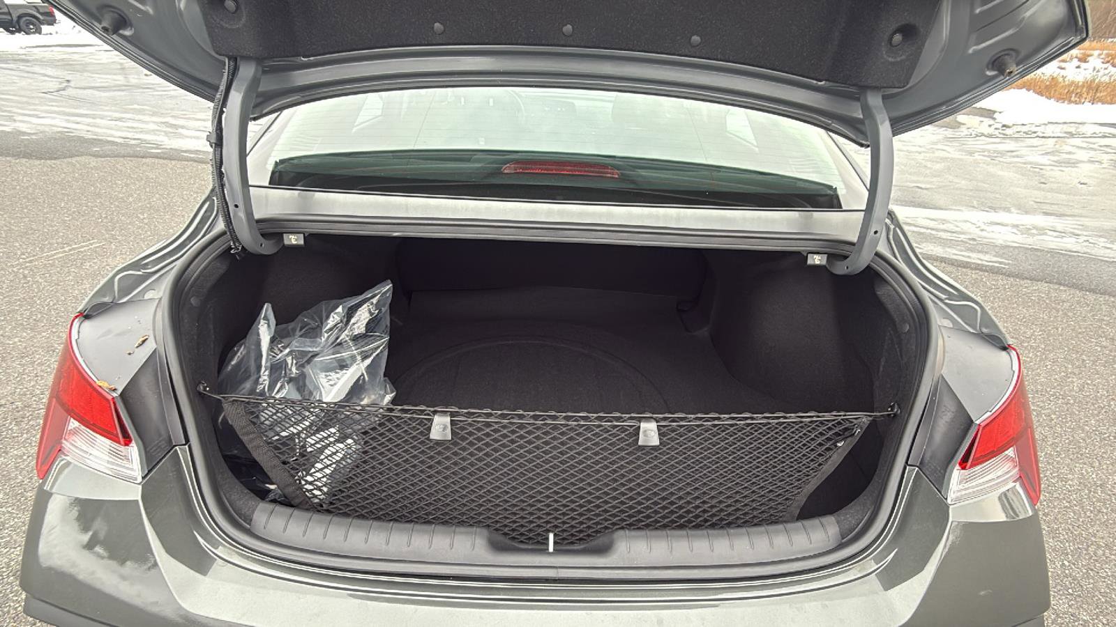 Used 2025 Hyundai Elantra SE image 22