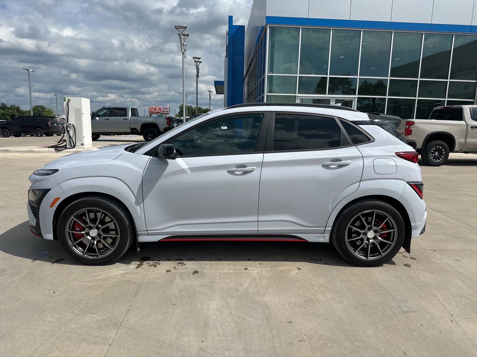 Used 2022 Hyundai Kona N FWD image 2