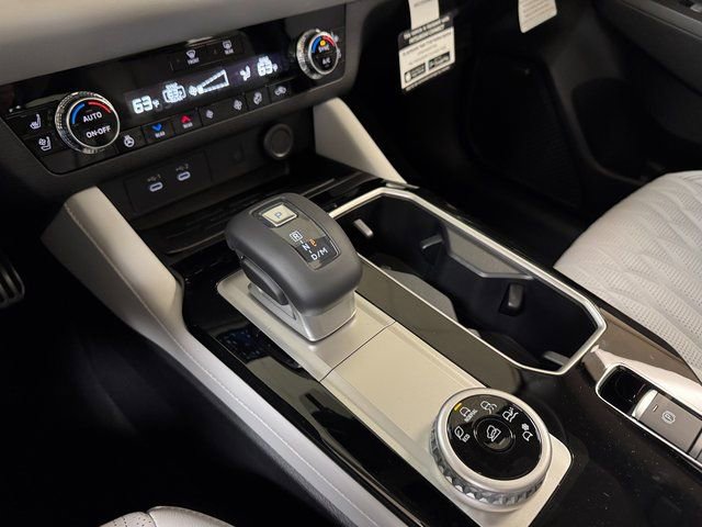 New 2026 Mitsubishi Outlander SEL FWD image 19