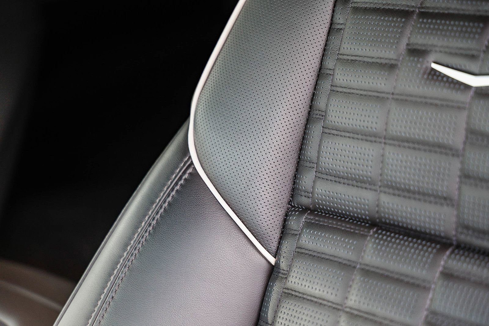 Used 2025 Cadillac Escalade ESV V image 27