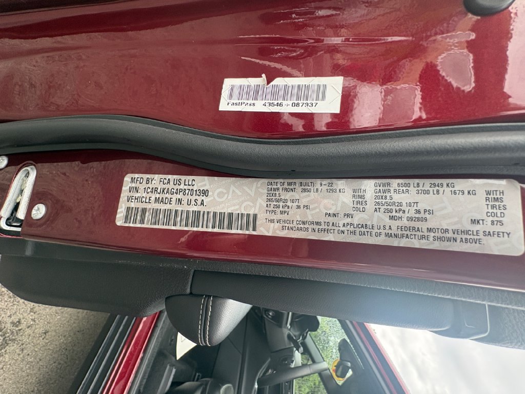 Certified 2023 Jeep Grand Cherokee L Laredo AWD/4WD image 32