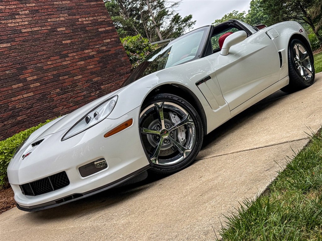 Used 2011 Chevrolet Corvette Grand Sport w/ Preferred Equipment Group RWD image 9