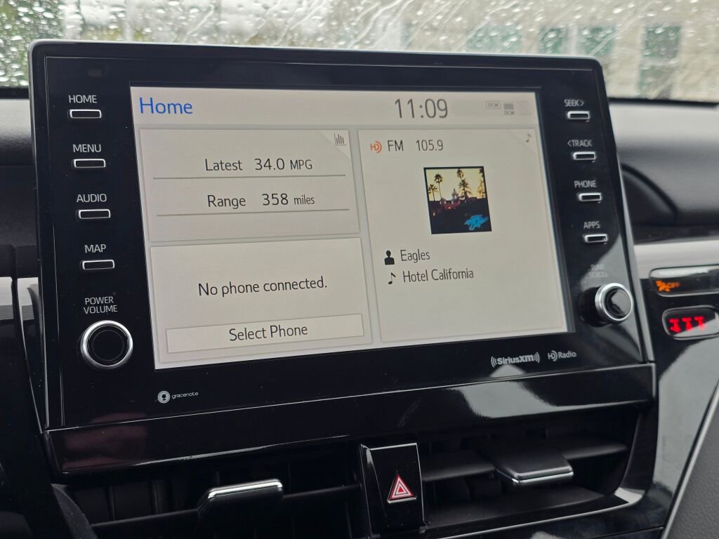 Used 2024 Toyota Camry XLE FWD image 28