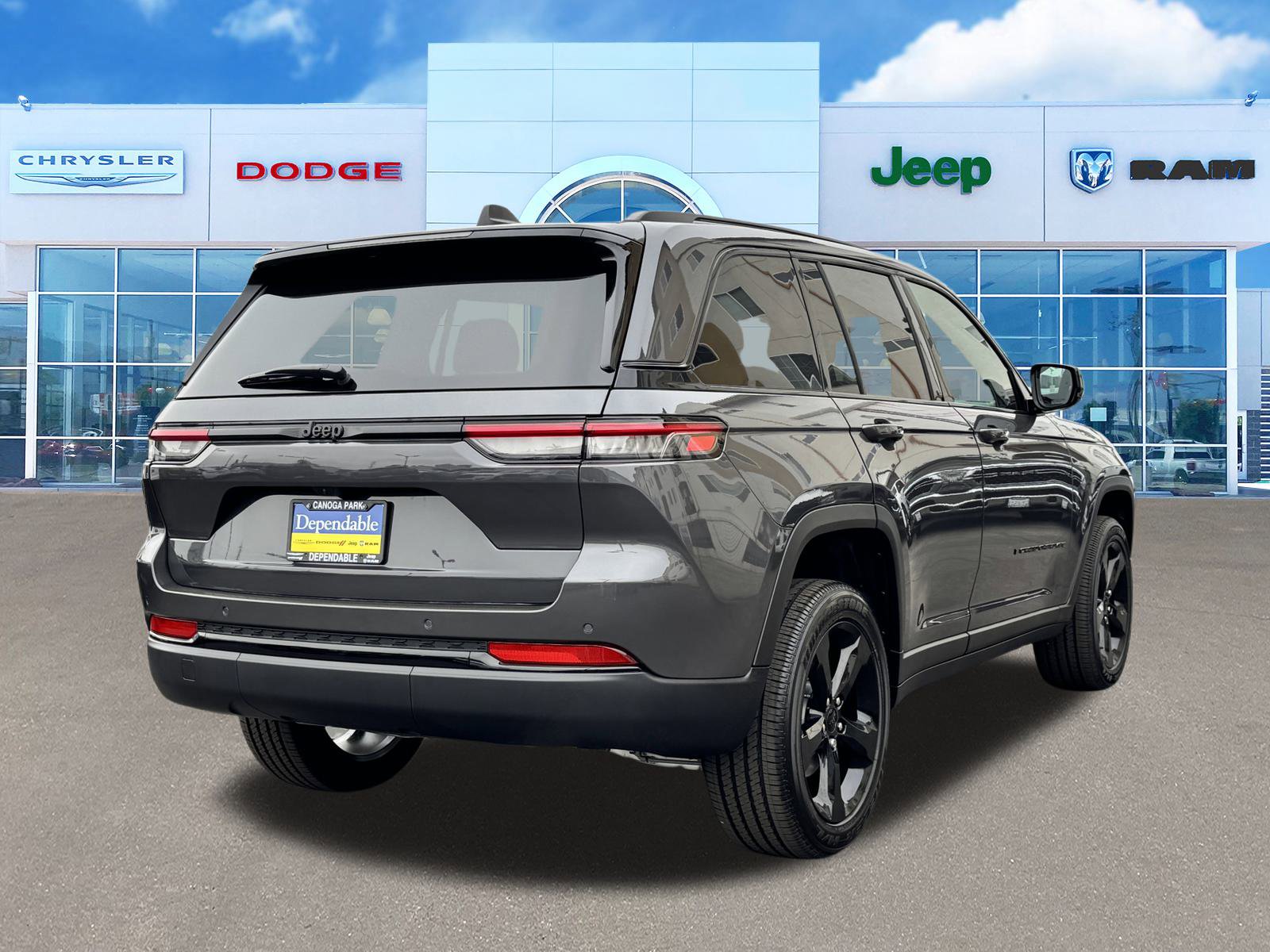 New 2025 Jeep Grand Cherokee Altitude image 10