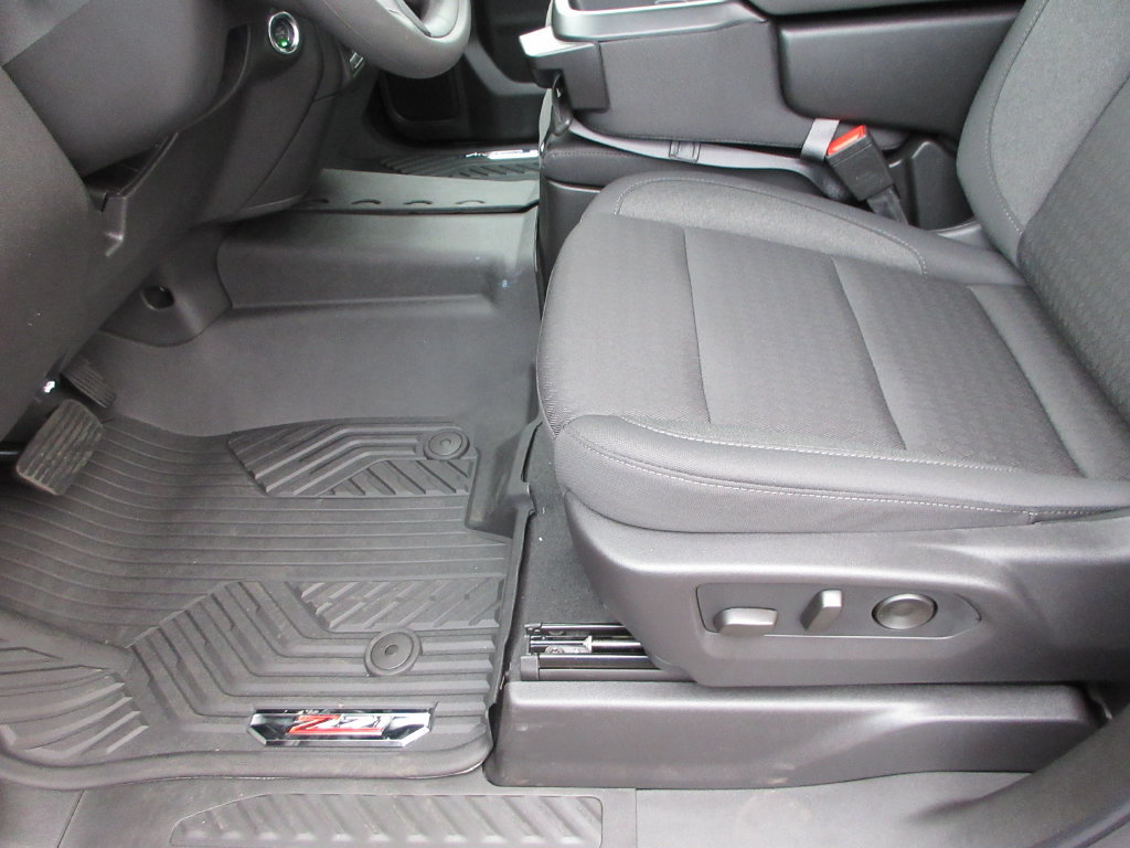 New 2026 Chevrolet Silverado 1500 Custom Trail Boss w/ LPO, Dark Essentials Package AWD/4WD image 23