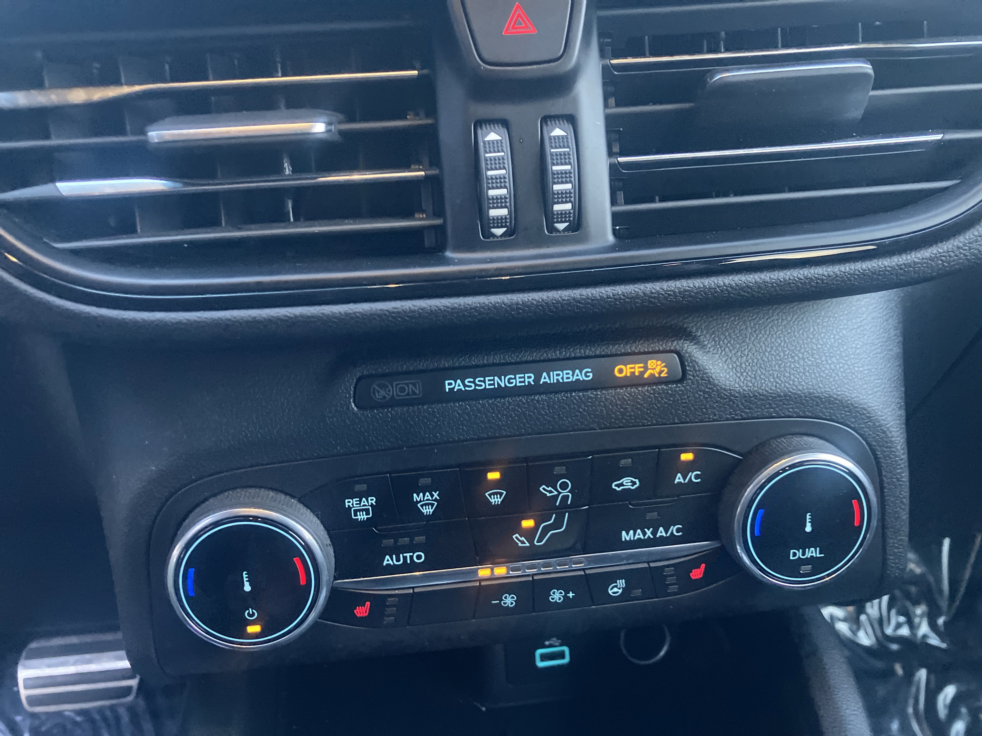 Used 2023 Ford Escape ST-Line image 25