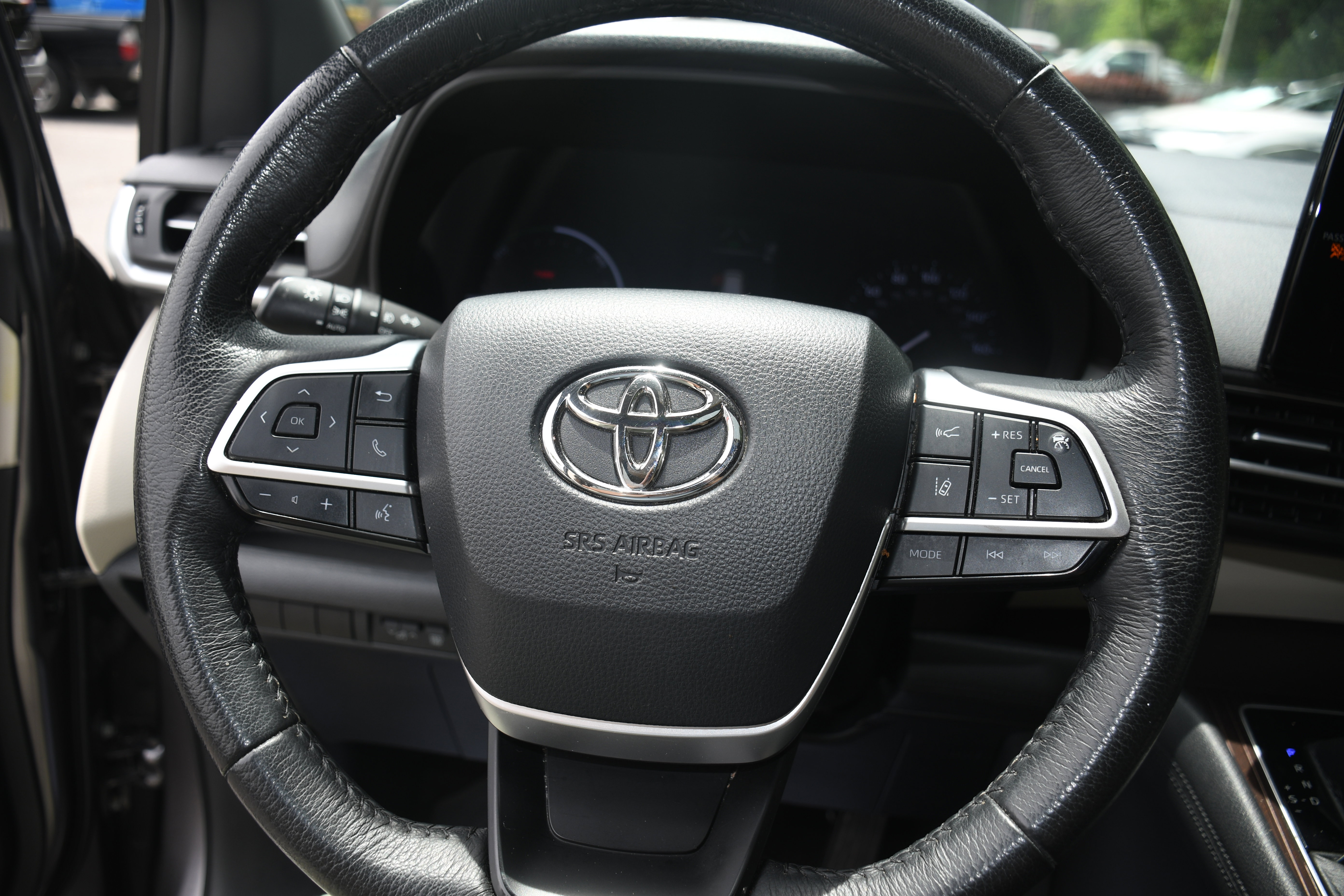 Used 2021 Toyota Sienna XLE FWD image 13