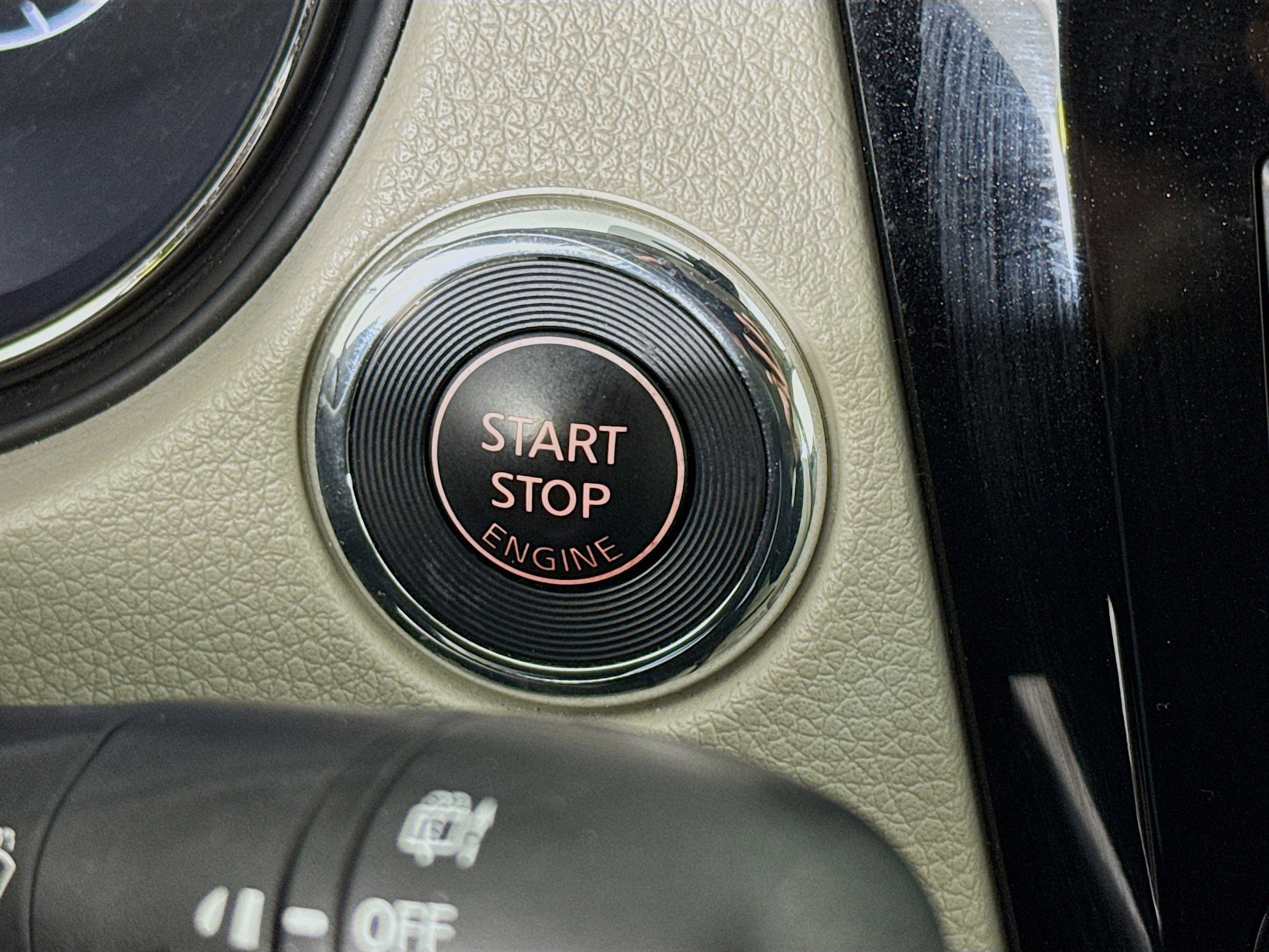 Used 2019 Nissan Rogue Sport SL w/ Premium Package image 20