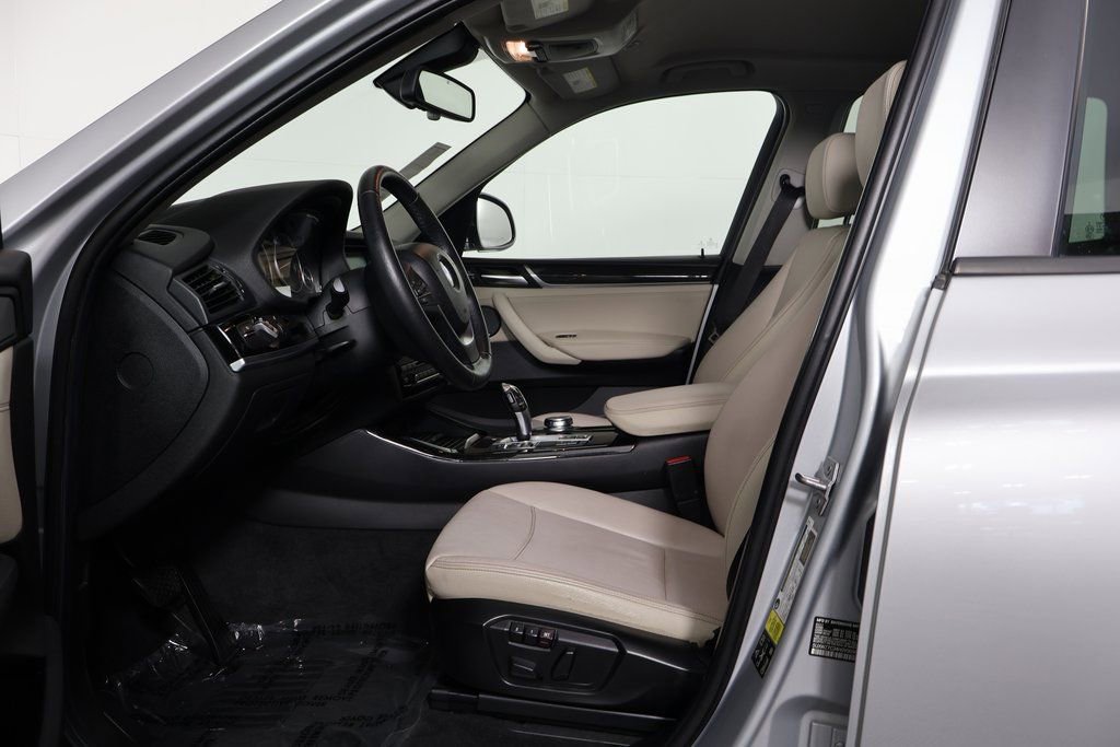 Used 2017 BMW X3 sDrive28i RWD image 10